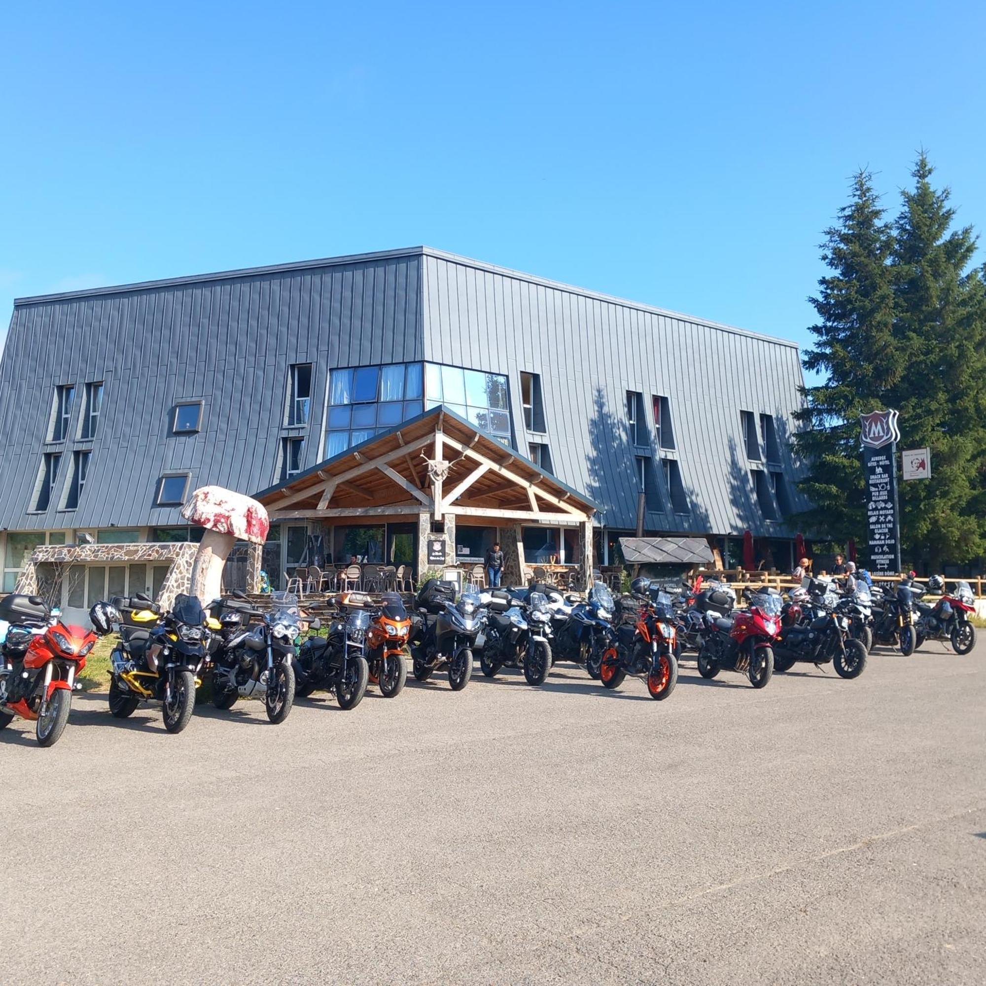 Hotel Montlo Relais Des Cerfs Cubieres Zewnętrze zdjęcie